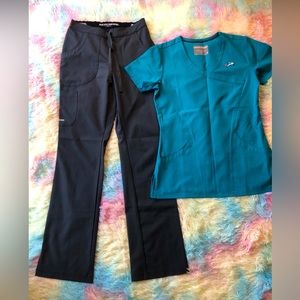 Skechers by Barco Scrub Set